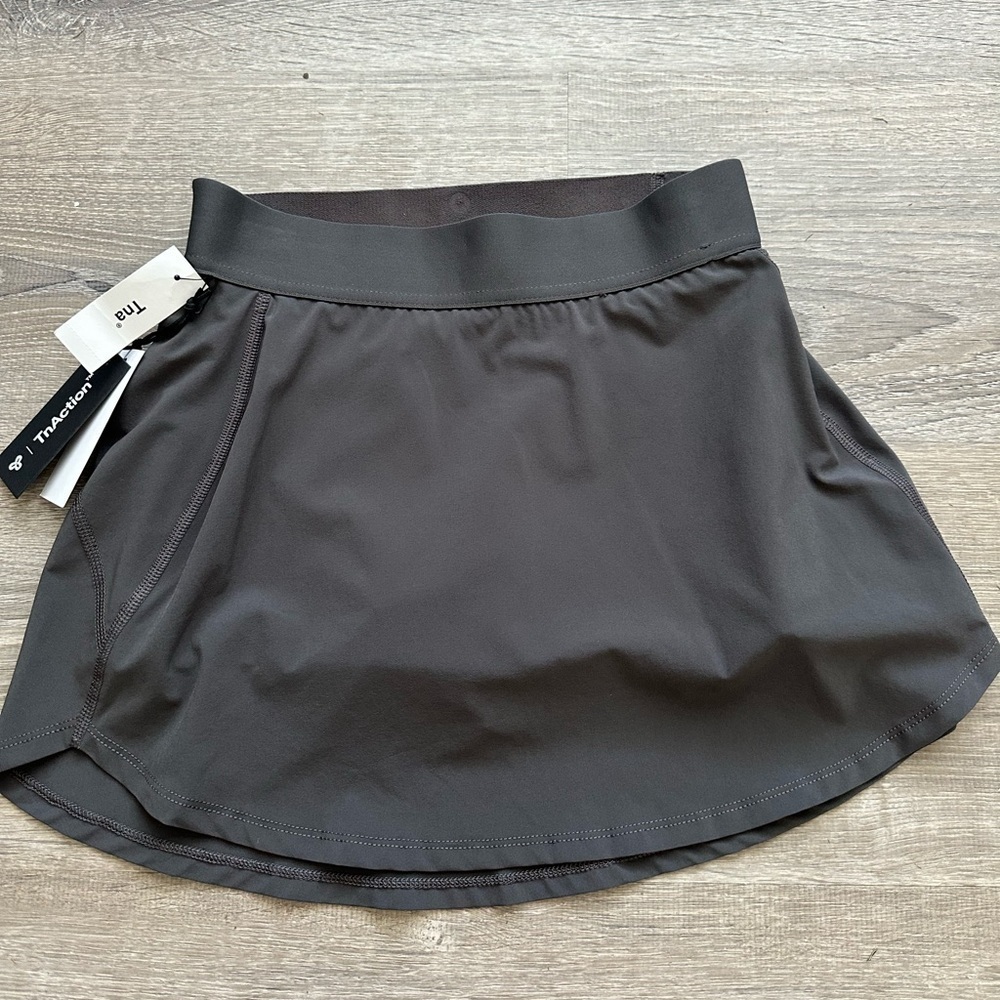 Size XS- NEW W TAGS Aritzia TNA TnAction micro tennis skirt - coal gray